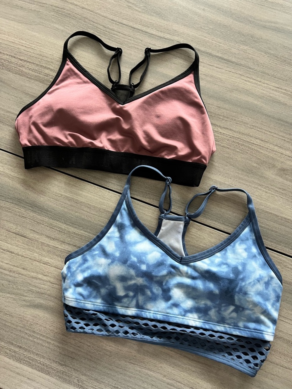 VS PINK Ultimate Lightly Lined Sports Bras